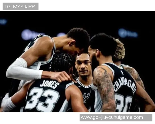 马刺与灰熊激战回顾精彩比赛录像全程解析与亮点集锦